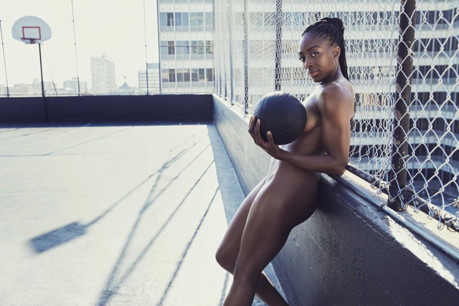 Nneka Ogwumike seno nudo